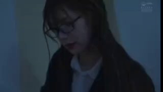 深夜花裙文静小姐姐，镜头前跪地深喉，骑上来整根插入蠕动，抬腿抽插后入猛操